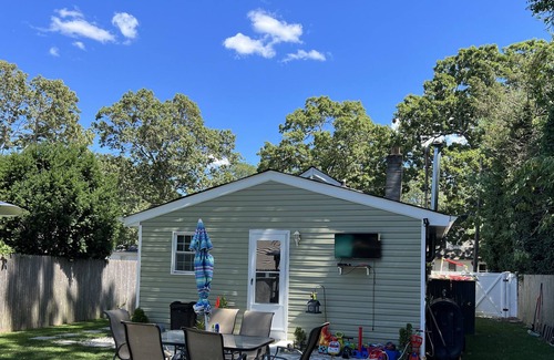 Mastic House | 3 bedroom house with pool and kids toys