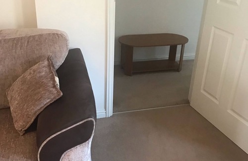 Aberdeen House | 3 BEDROOM KINGSEAT HOUSE, GARDEN, PARKING AND FAST FIBRE WIFI