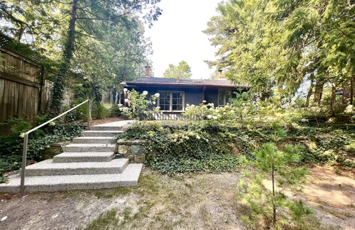 Grand Bend Cottage | 3 Bedroom Lakefront Family Cottage With Beach Access!