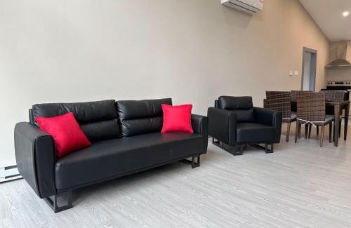 Lakefield House | 3-bedroom Lakefront Villa #5
