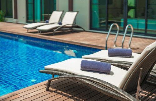 Choeng Thale Villa | 3-Bedroom Large Pool Villa With Garden
