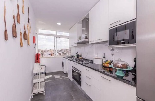 Beato Apartment | 3-Bedroom Lisbon Retreat with River Views –Perfectly Located Right by the Subway