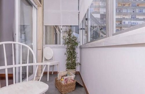 Beato Apartment | 3-Bedroom Lisbon Retreat with River Views –Perfectly Located Right by the Subway