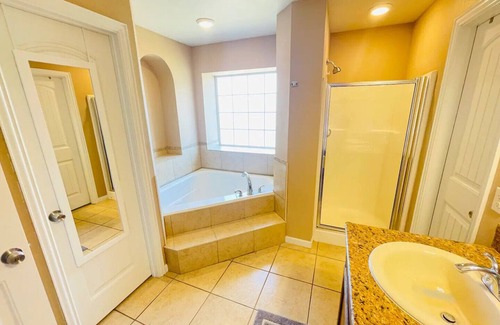 Abilene House | 3 Bedroom located in bustling area of Abilene