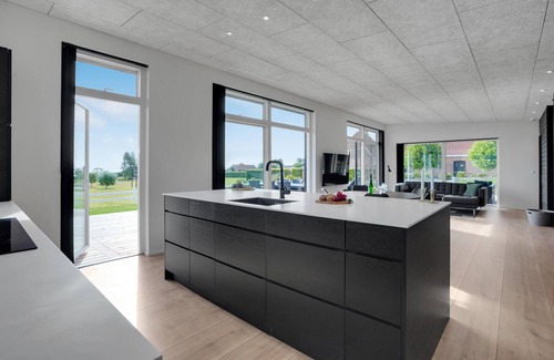 Grønninghoved Strand House | 3 bedroom lovely home in Sjølund