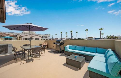 Balboa Peninsula House | 3 Bedroom Luxury Home Steps to Balboa Fun Zone