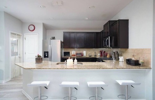San Antonio House | 3 Bedroom Luxury Home w/Hot tub close to Seaworld- Six Flags