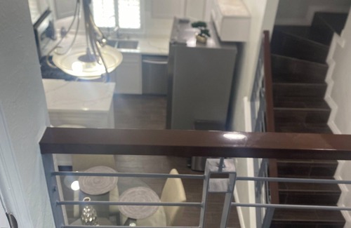 Biggs Field House | 3-bedroom Modern House, recently renovated and upgraded with smart lighting