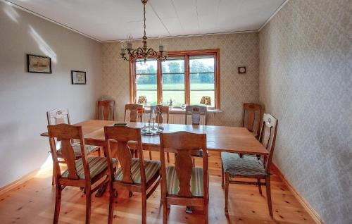 Roke House | 3 Bedroom Nice Home In Röke