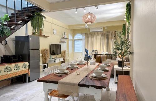 Ratchadaphisek House | 3 Bedroom NORDIC HOME Full Kitchen 8 MINS to MRT & JODD Fair & near RCA