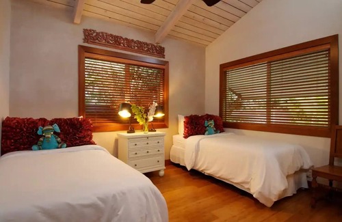 Paia House | 3 Bedroom Ocean Front Beach House