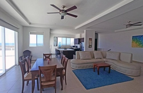 El Astillero House | 3 Bedroom Ocean View House
