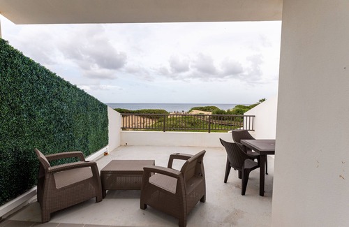 Bajura House | 3 Bedroom Oceanfront Beach House