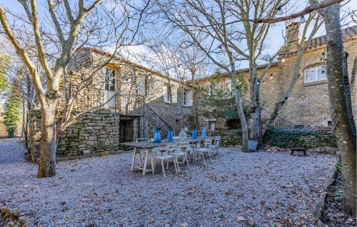 Rouet House | 3 Bedroom Pet Friendly Home In Le Rouet