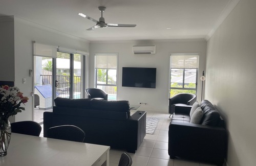 Upper Coomera House | 3 Bedroom Pet-Friendly Home