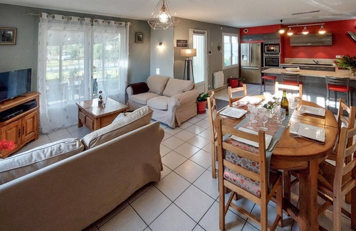 Arzal House | 3 bedroom pet friendly home in Arzal