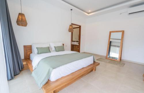 Cepaka Villa | 3-Bedroom Private Pool Mengwi Villa 20min drive to Canggu Beach