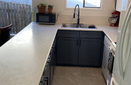 Downtown House | 3 bedroom rancher - 5 minute walk to downtown/beach