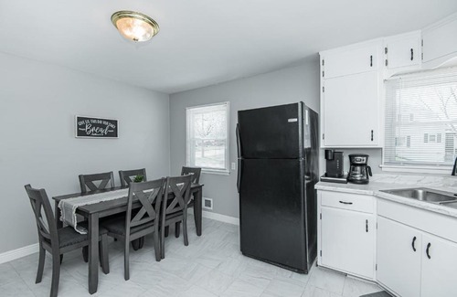 East Side Pioneers Apartment | 3 Bedroom Show stopper 4 minutes to Mayo Clinic