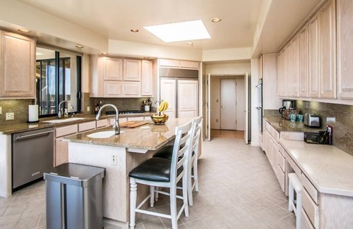 Desert Mountain Apartment | 3 Bedroom Single family 25041 by Houzlet