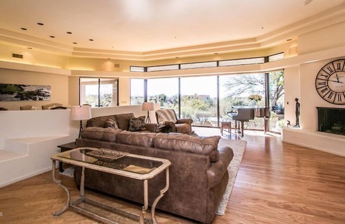 Desert Mountain Apartment | 3 Bedroom Single family 25041 by Houzlet