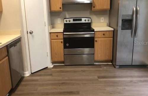 Lockhart Apartment | 3 Bedroom Single family 418898 by Houzlet