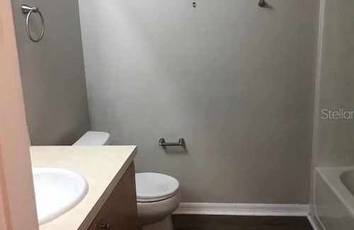 Lockhart Apartment | 3 Bedroom Single family 418898 by Houzlet
