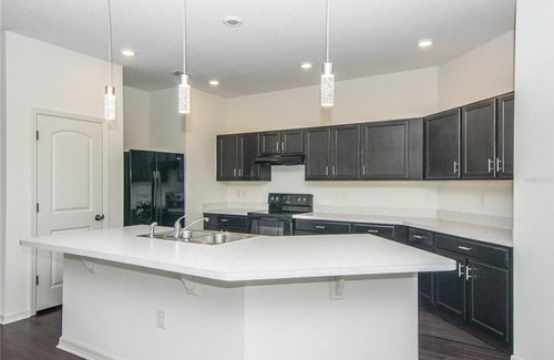 Balm Apartment | 3 Bedroom Single family 430921 by Houzlet