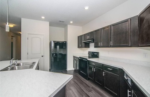Balm Apartment | 3 Bedroom Single family 430921 by Houzlet