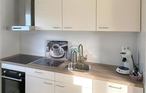 Dirkshorn House | 3 Bedroom Stunning Home In Dirkshorn