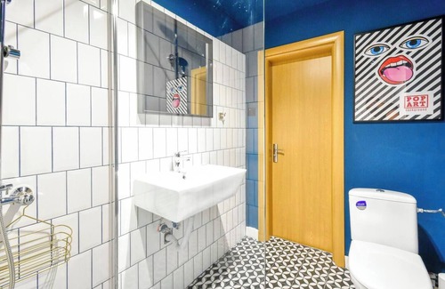 Sofia City Center Apartment | 3 bedroom 🍓🍋🥝super fresh apartment with some playful, 80s' vibe