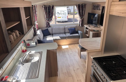 Glasgow House | 3-Bedroom Swift Caravan, Glasgow
