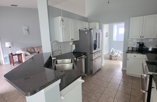 Cypress Lake House | 3-bedroom townhome fabulous Fort Myers. Close to Fort Myers Beach!