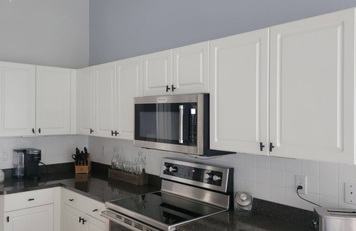 Cypress Lake House | 3-bedroom townhome fabulous Fort Myers. Close to Fort Myers Beach!