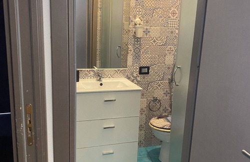 Naples House | 3-bedroom townhome in lovely Napoli with WiFi, AC