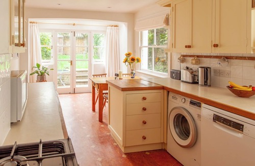 Vauxhall House | 3 Bedroom Townhouse Stylish and Spacious Stay