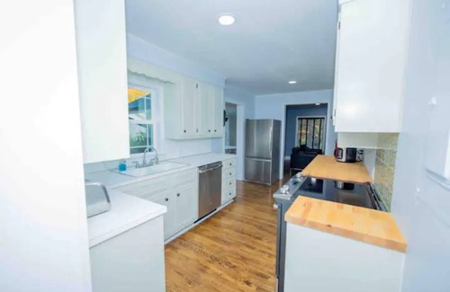 High Point House | 3-bedroom vacation home 5 minutes from High Point University