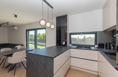 Lovrec Villa | 3-bedroom villa in charming Lovreć with pool and jacuzzi