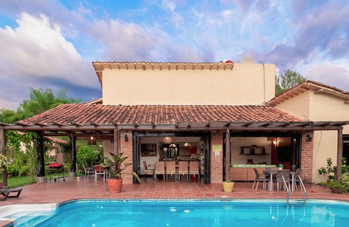 Quimbaya Villa | 3-bedroom villa in lovely Quimbaya with AC, WiFi, BBQ plus Private Swimming Pool