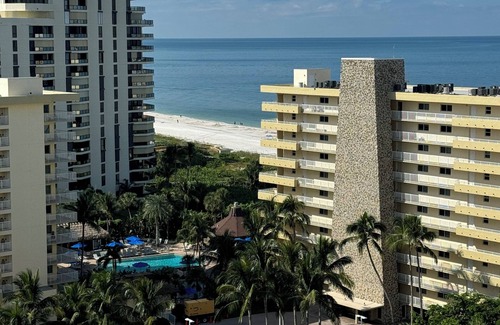 Marco Island Villa | 3-bedroom villa in Marriotts Crystal shore on the beach at fabulous Marco Island