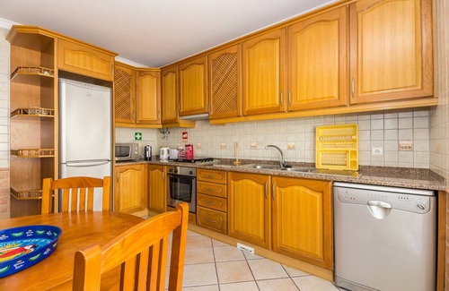 Manta Rota Ski Chalet | 3 bedroom villa on the 1st line of beach and Wi-Fi by AlgarveManta (20V3)