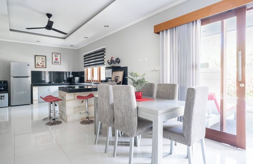 Legian Villa | 3 Bedroom Villa Walk to Legian Beach