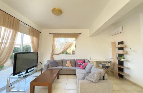 Chlorakas Villa | 3 bedroom villa with pool 5 minutes to the center of Paphos