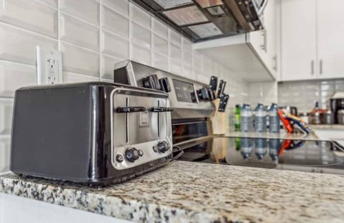 Pickering House | 3 Bedrooms 2.5 Bathrooms Town Home in Pickering