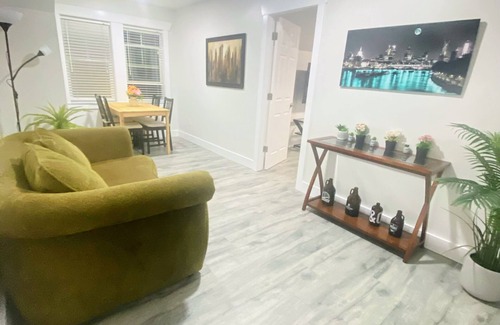 Chilliwack Proper Village West House | 3 bedrooms ,2 bathrooms guest house in chilliwack .