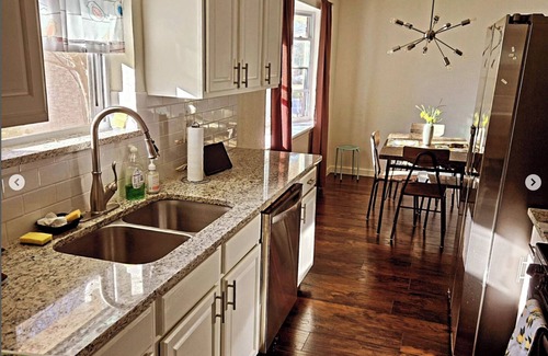 Dallas House | 3 Bedrooms /2 Baths by White Rock Lake - Dallas Arboretum
