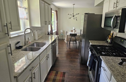 Dallas House | 3 Bedrooms /2 Baths by White Rock Lake - Dallas Arboretum