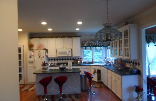 North Potomac House | 3 bedrooms 3 baths, bright & Spacious ,free parkings, fast wifi, massage chair