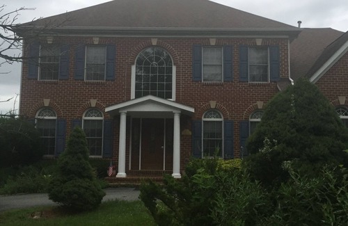 North Potomac House | 3 bedrooms 3 baths, bright & Spacious ,free parkings, fast wifi, massage chair