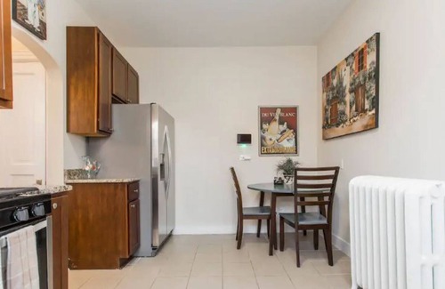 Libertyville House | 3 Bedrooms ★ 3 King Beds ★ Near Great Lakes Naval